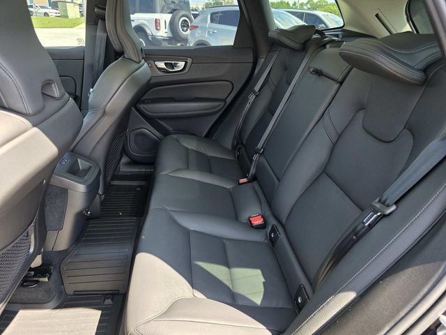 Used 2025 Volvo XC60 B5 Plus w/ Protection Package Premier AWD/4WD image 7
