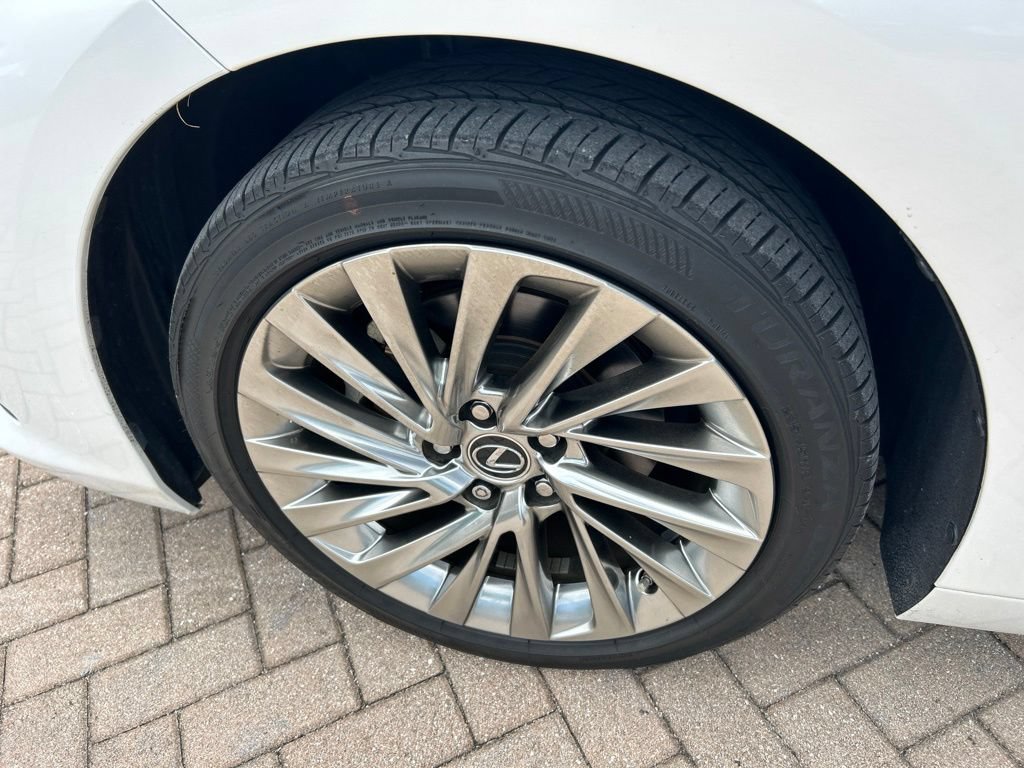 Certified 2022 Lexus ES 300h Ultra Luxury w/ Accessory Package 2 FWD image 12