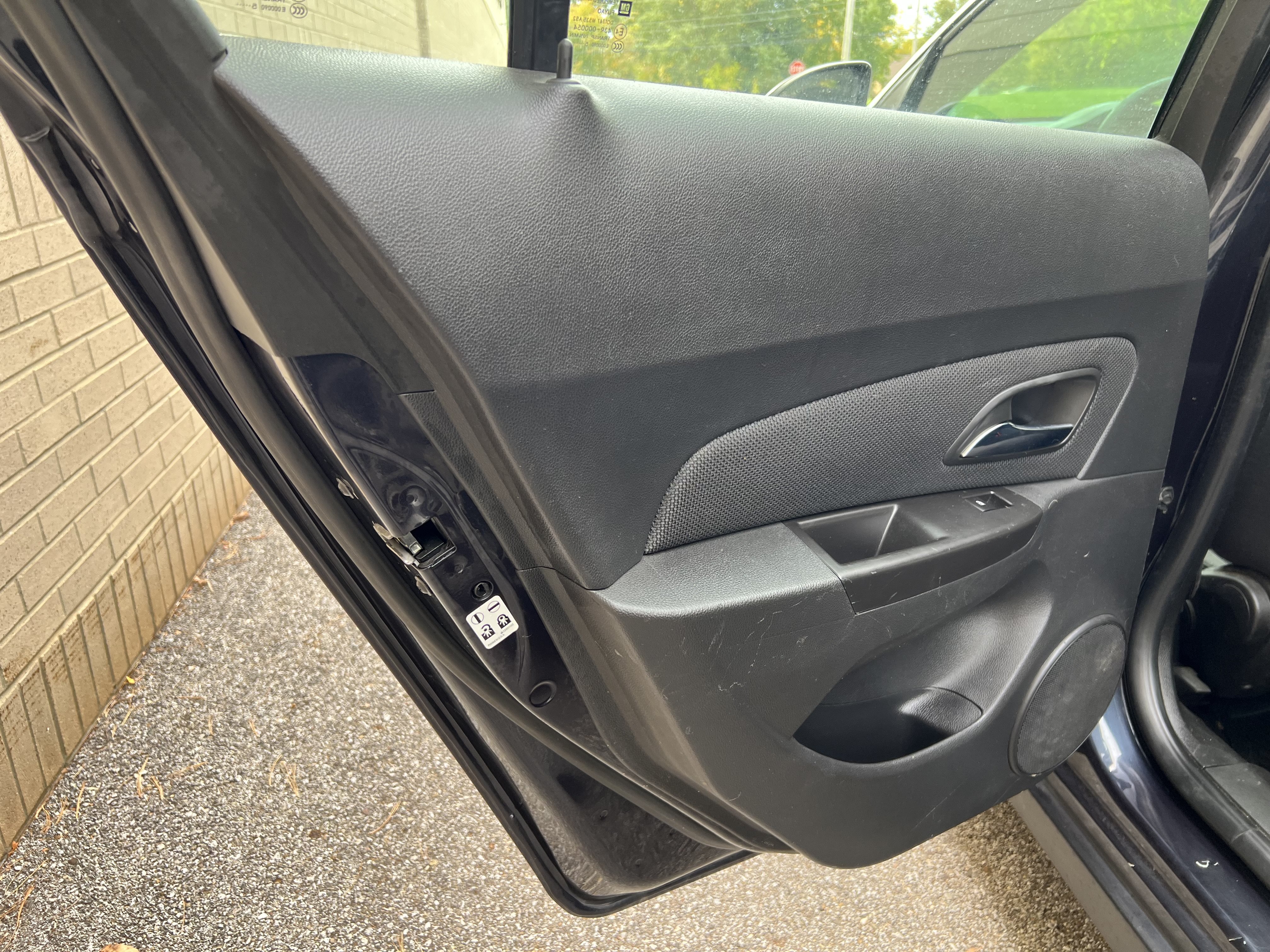 Used 2016 Chevrolet Cruze LT w/ Technology Package FWD image 26