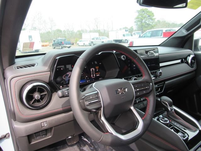 Used 2025 Chevrolet Colorado Z71 w/ Technology Package image 12