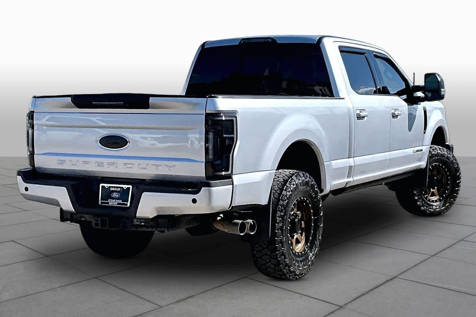 Used 2019 Ford F250 Lariat w/ Lariat Ultimate Package AWD/4WD image 16