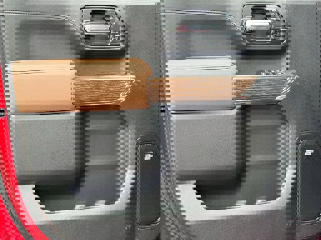 Used 2022 Chevrolet Silverado 2500 High Country w/ Safety Package II image 19