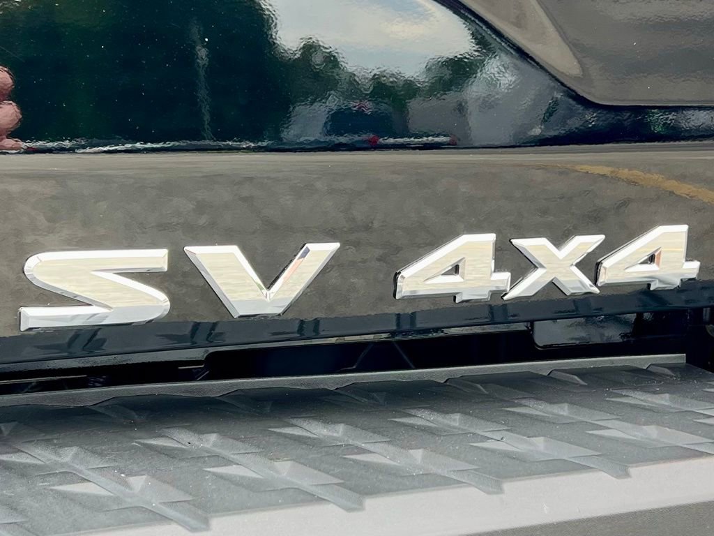 Used 2023 Nissan Titan SV image 15