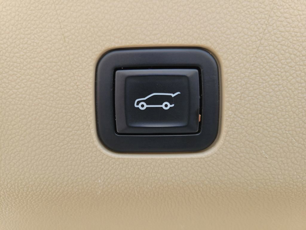 Used 2022 Cadillac Escalade ESV Premium Luxury AWD/4WD image 8
