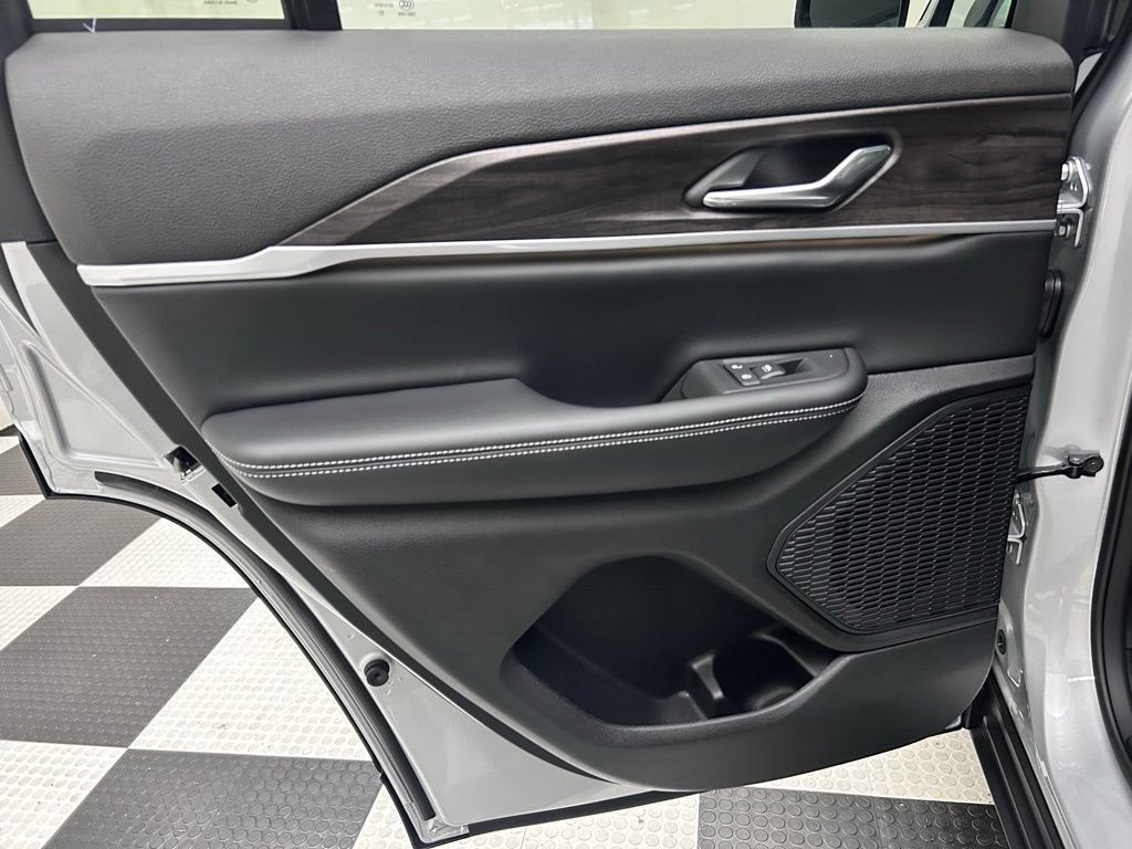 New 2025 Jeep Grand Cherokee Limited AWD/4WD image 13