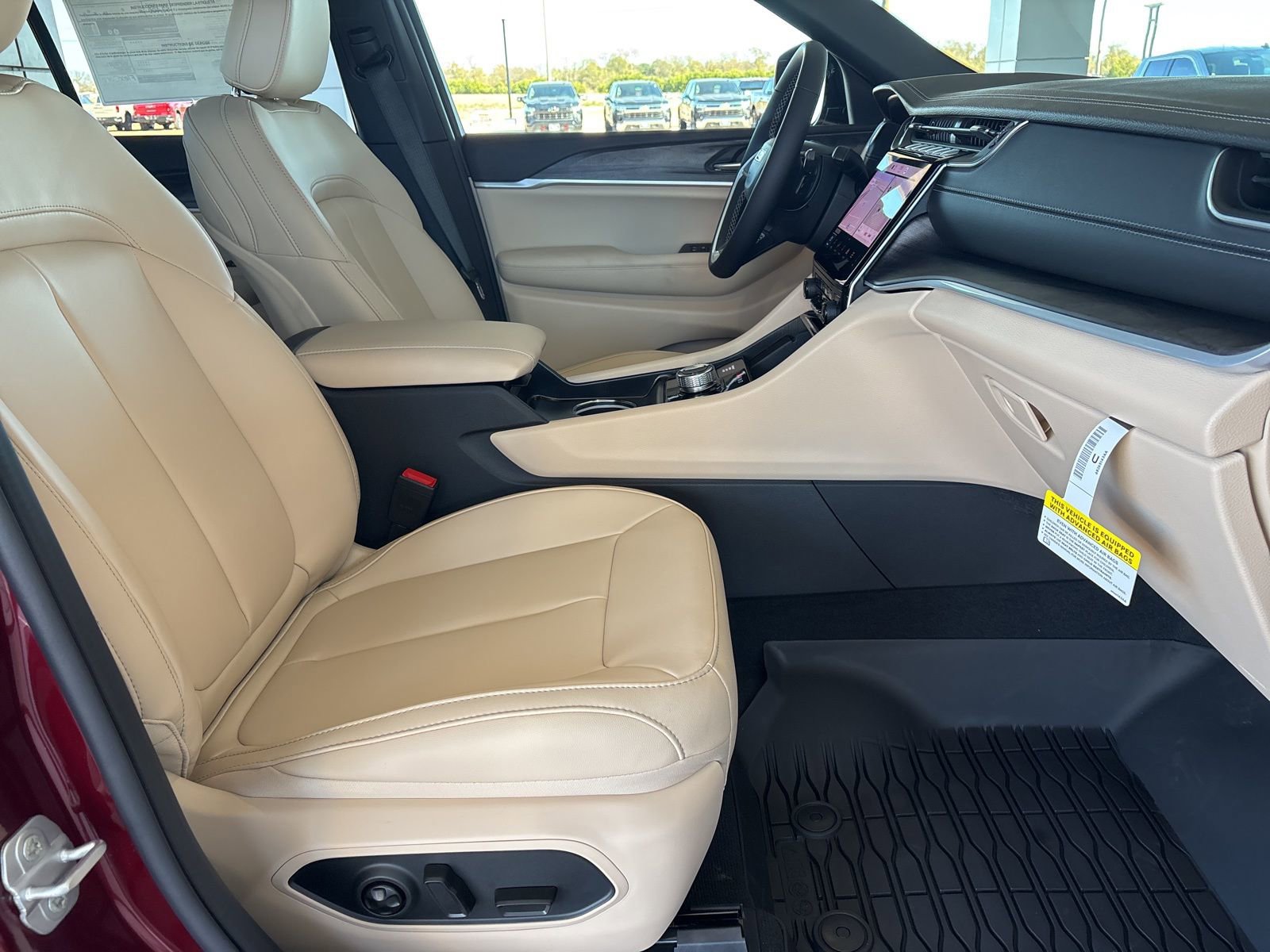 New 2025 Jeep Grand Cherokee Limited image 16