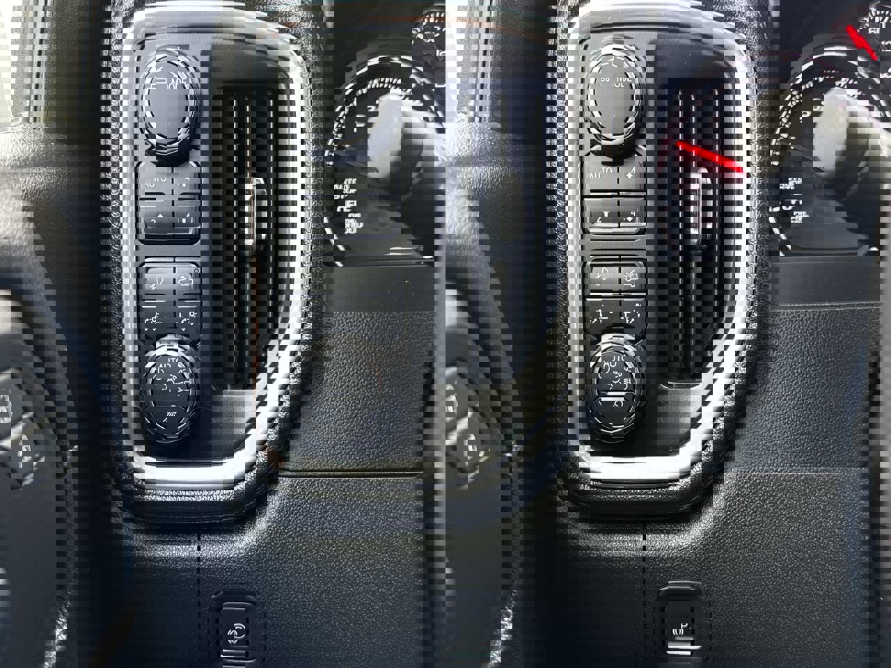 Used 2022 Chevrolet Silverado 1500 RST image 16