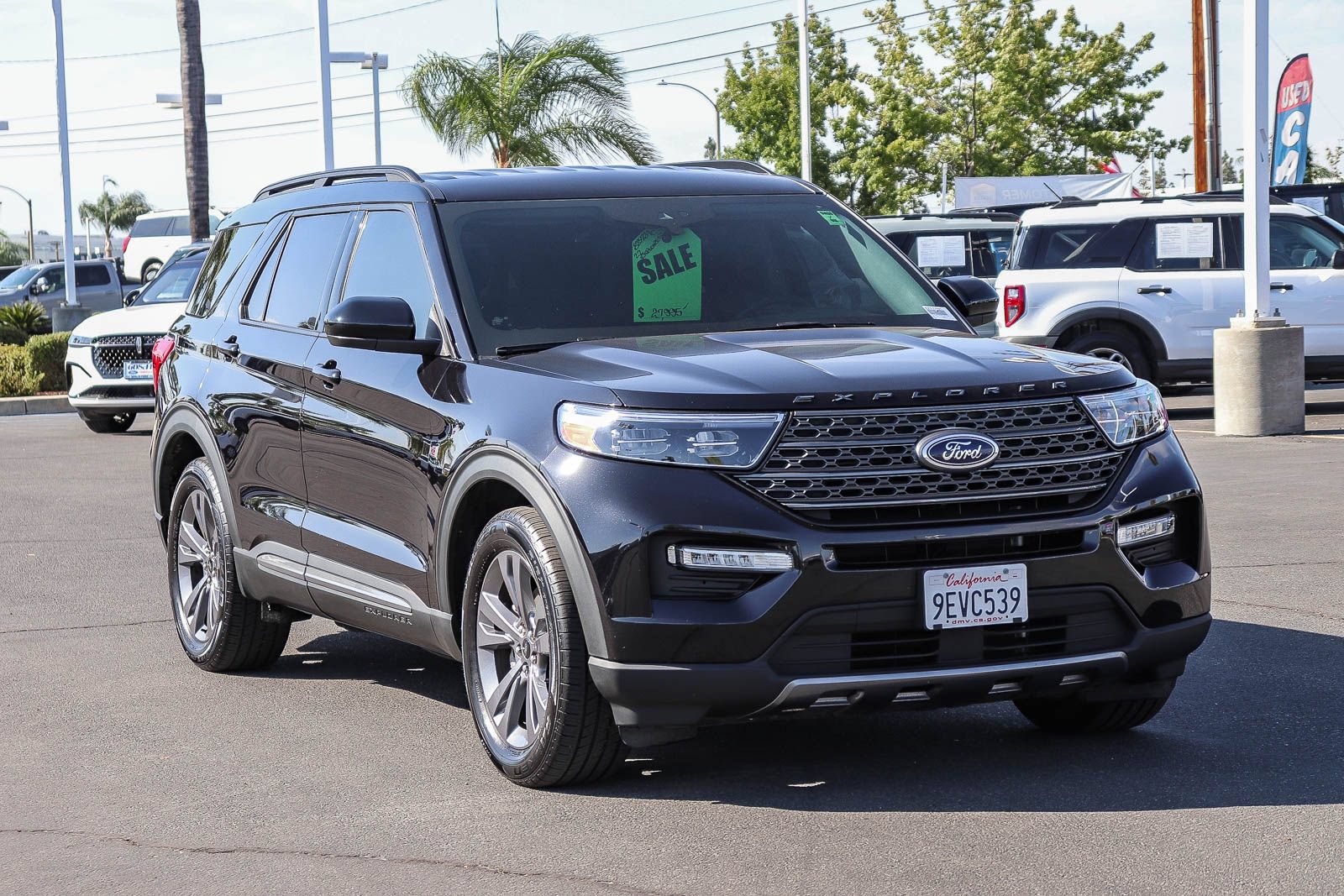 Certified 2022 Ford Explorer XLT w/ Equipment Group 202A RWD image 3