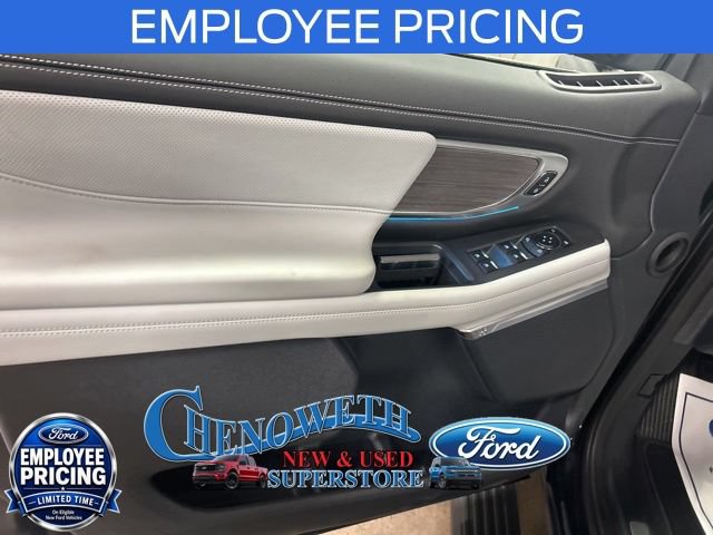 New 2026 Ford Expedition Platinum w/ Platinum Ultimate Package AWD/4WD image 11