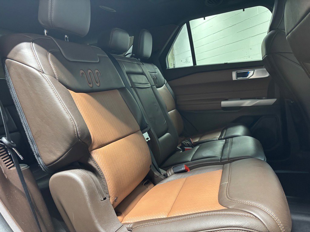 Used 2021 Ford Explorer King Ranch w/ Premium Technology Package image 38