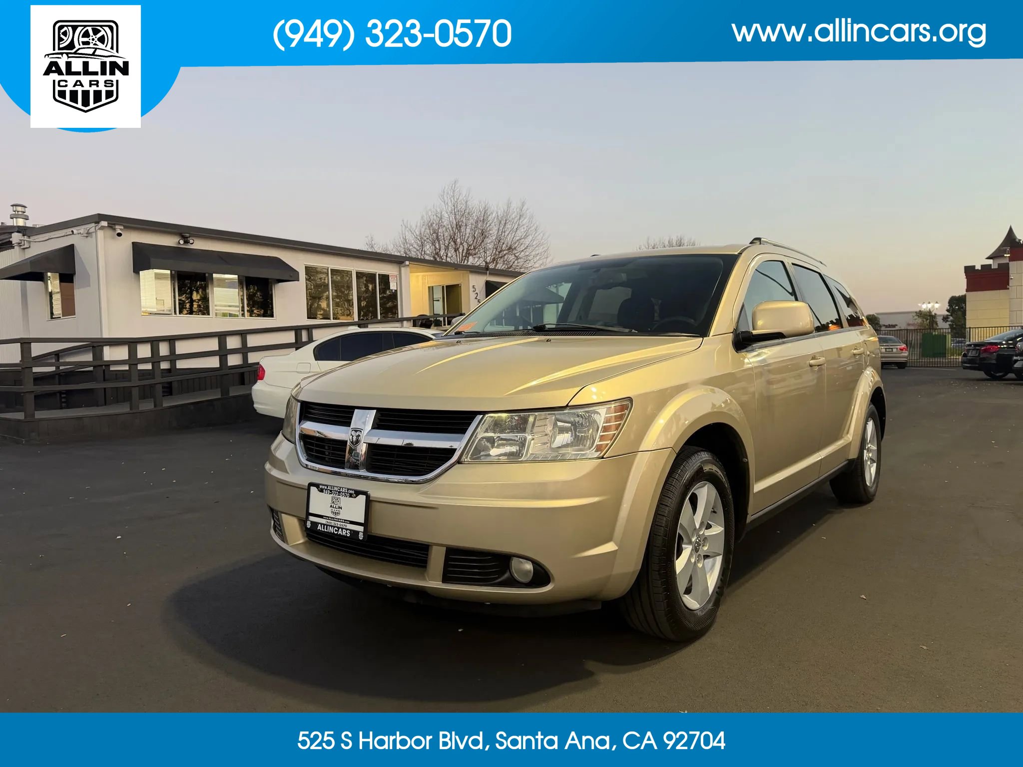 Used 2010 Dodge Journey SXT w/ Navigation & Sound Group I image 3