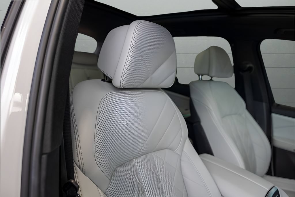 Used 2023 BMW X5 M50i w/ Executive Package AWD/4WD image 78