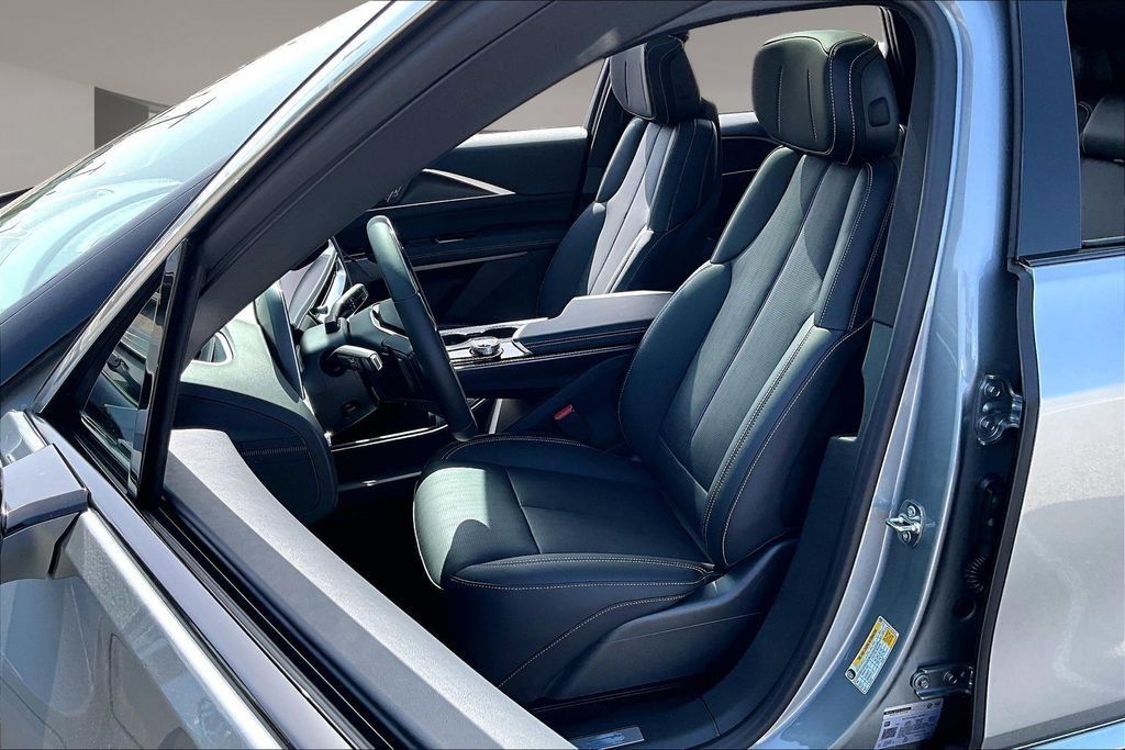 New 2026 Cadillac Lyriq Luxury RWD image 9