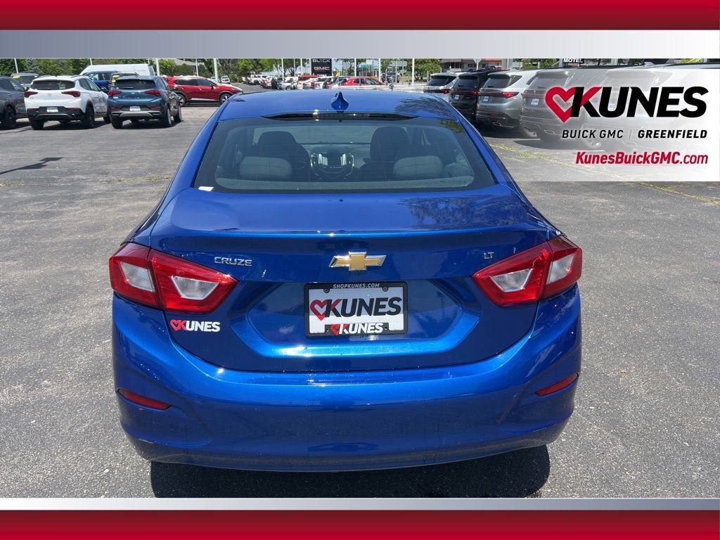 Used 2018 Chevrolet Cruze LT w/ Convenience Package FWD image 4