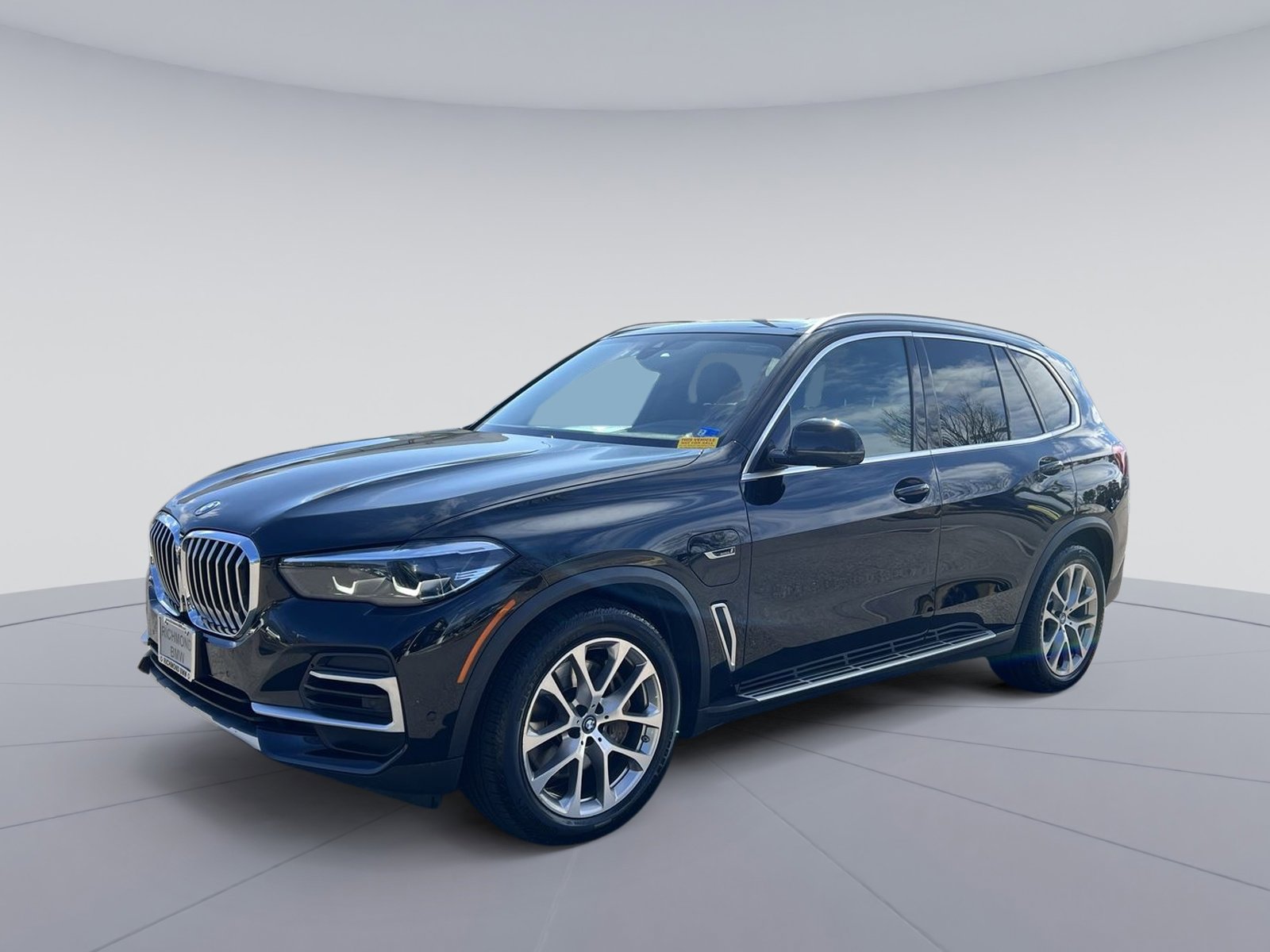 Used 2023 BMW X5 xDrive45e image 1