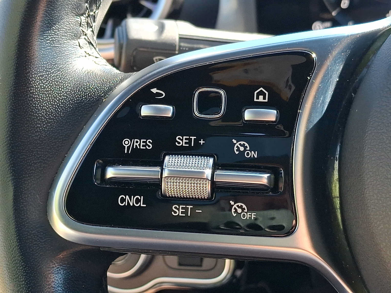 Used 2023 Mercedes-Benz CLA 250 4MATIC image 17