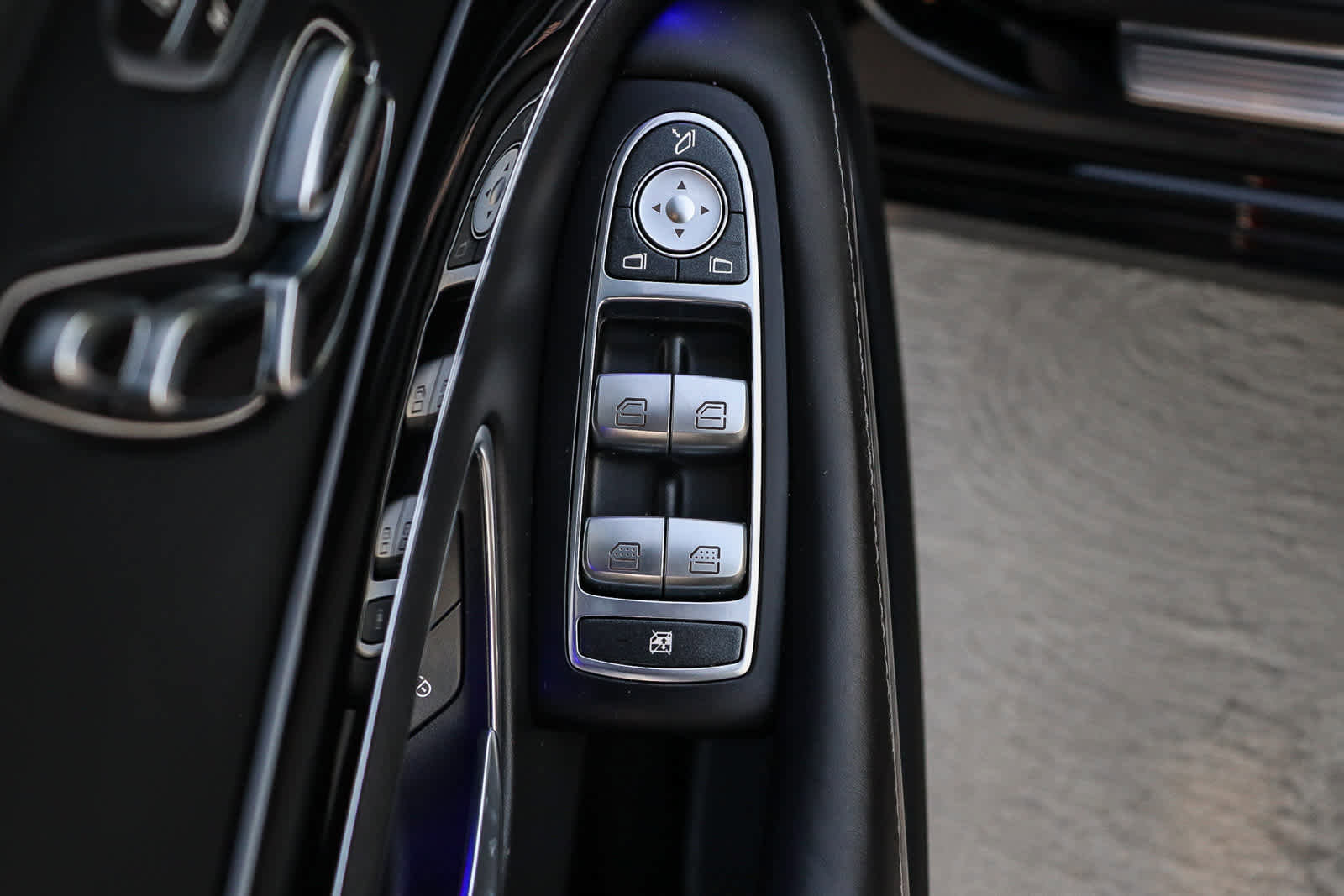 Used 2016 Mercedes-Benz Maybach S 600 image 34