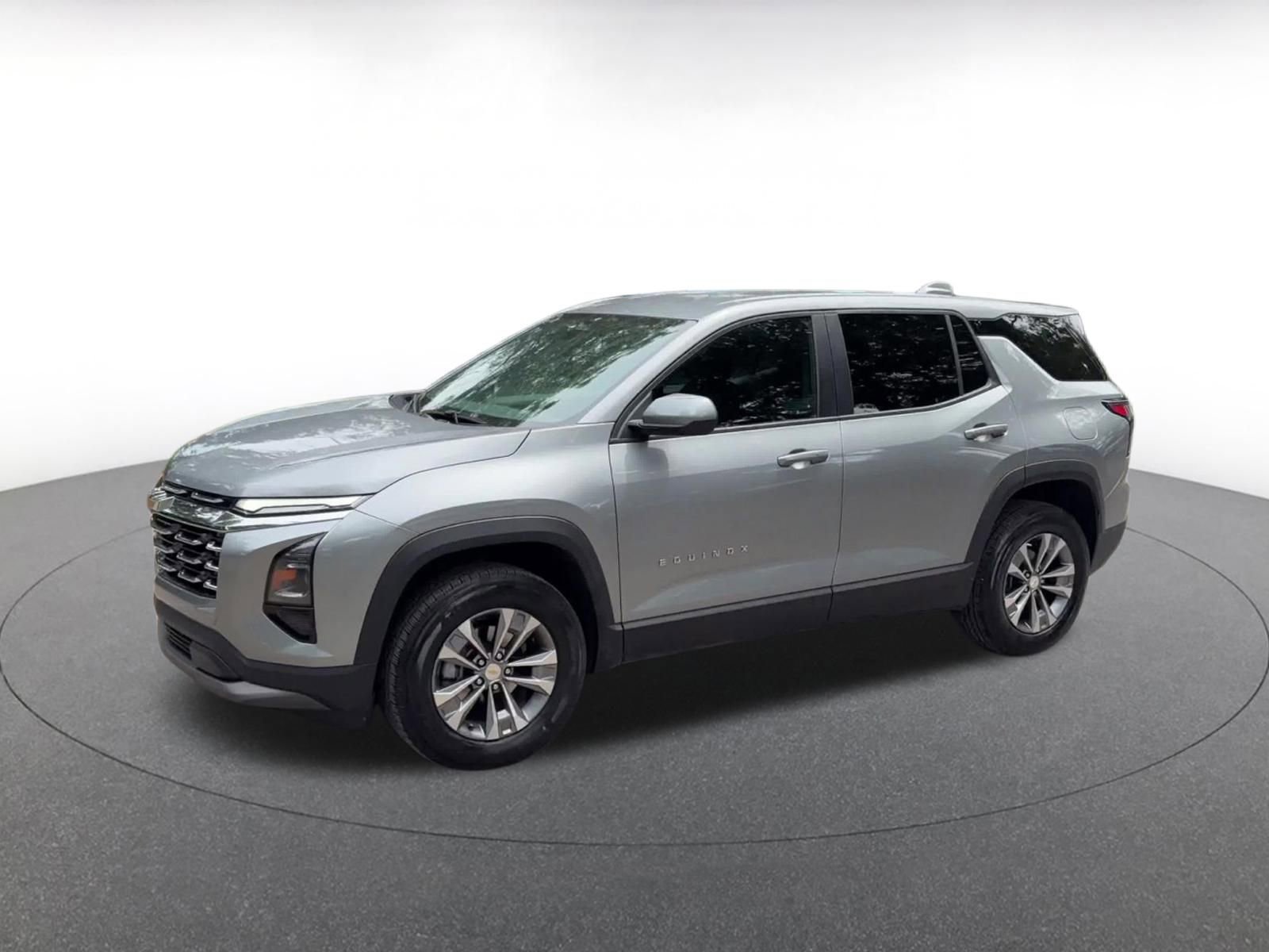 Used 2025 Chevrolet Equinox LT FWD image 12