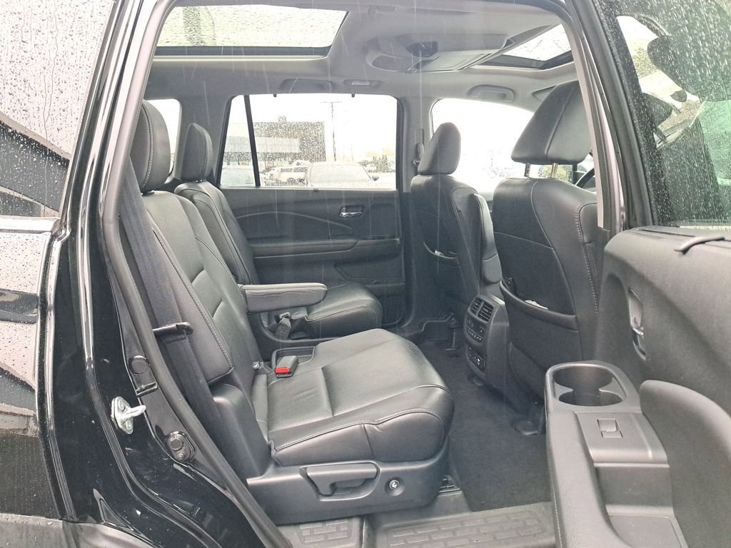Used 2019 Honda Pilot Elite image 16