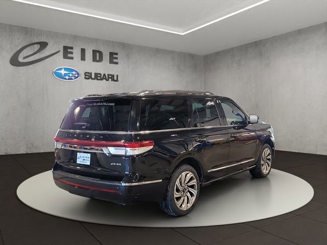 Used 2024 Lincoln Navigator Reserve image 4