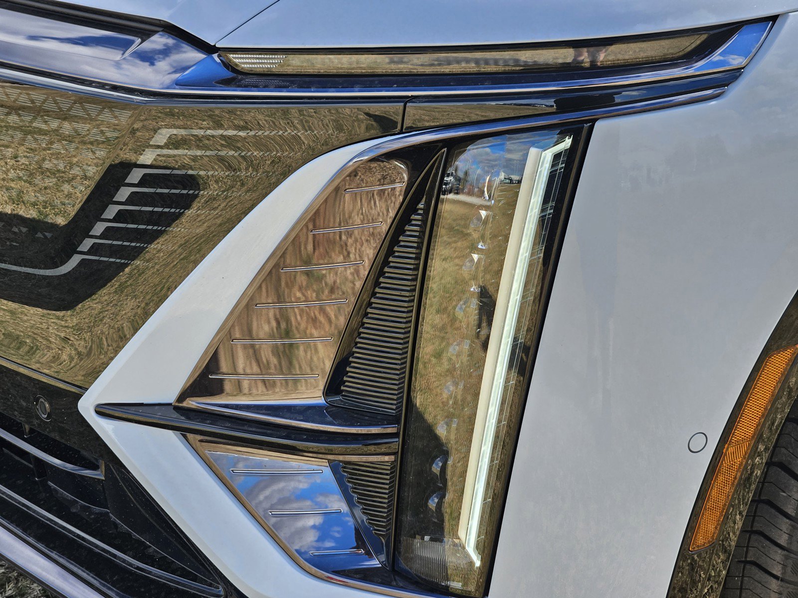 New 2026 Cadillac Lyriq Sport w/ LPO, Floor Liner Package image 5