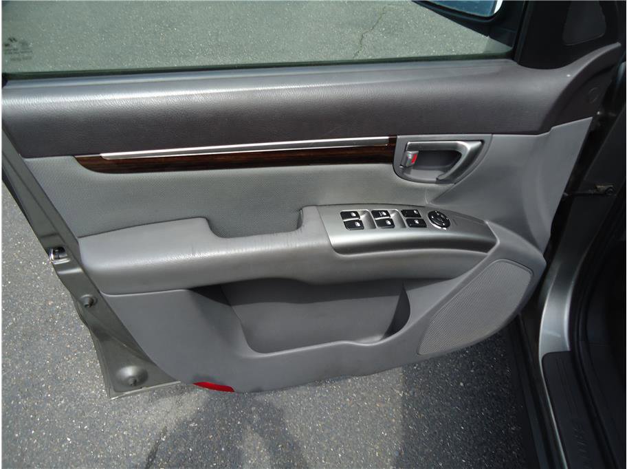 Used 2012 Hyundai Santa Fe GLS image 11