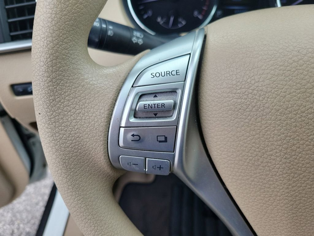 Used 2015 Nissan Rogue SV w/ SV Premium Package image 26