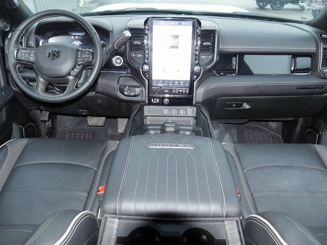 Used 2025 RAM 3500 Limited AWD/4WD image 9
