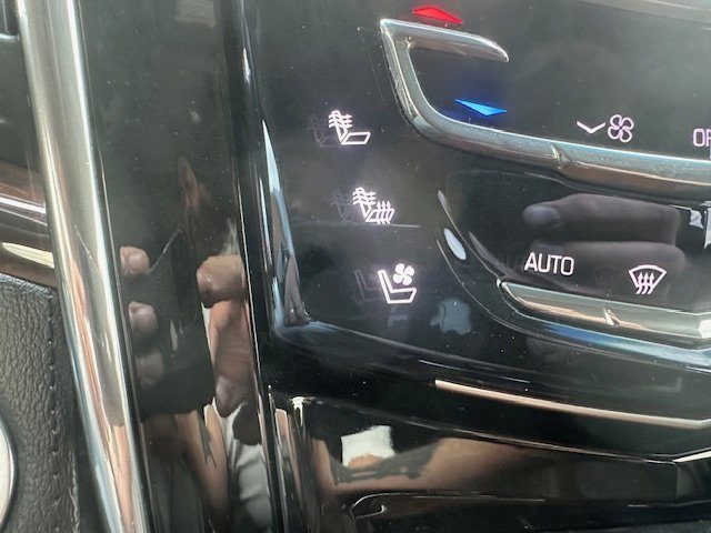 Used 2017 Cadillac Escalade ESV Luxury image 27