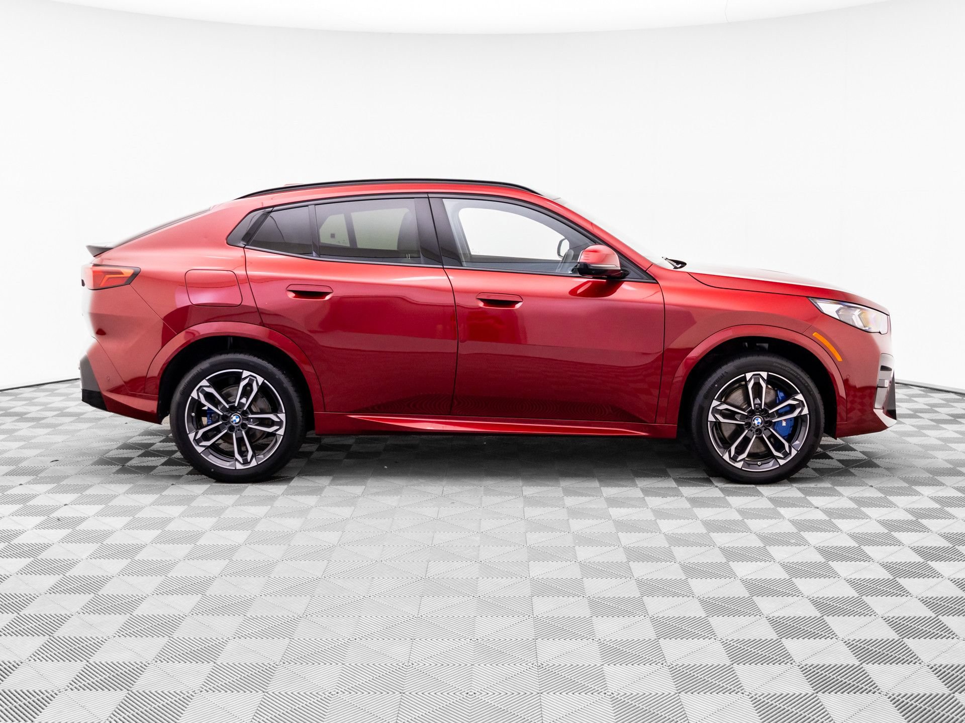 Certified 2026 BMW X2 xDrive28i w/ Technology Package AWD/4WD image 6