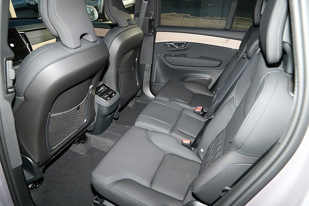 New 2026 Volvo XC90 B6 Plus w/ Protection Package image 19