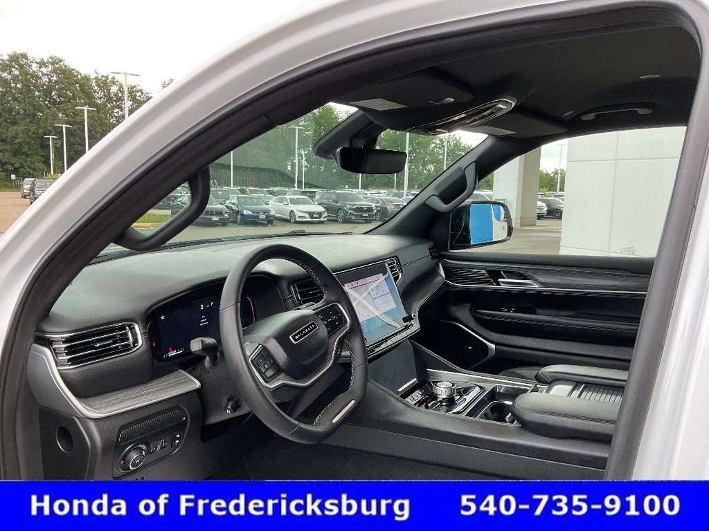 Used 2024 Jeep Wagoneer Series II w/ Flexible Seating Group AWD/4WD image 35
