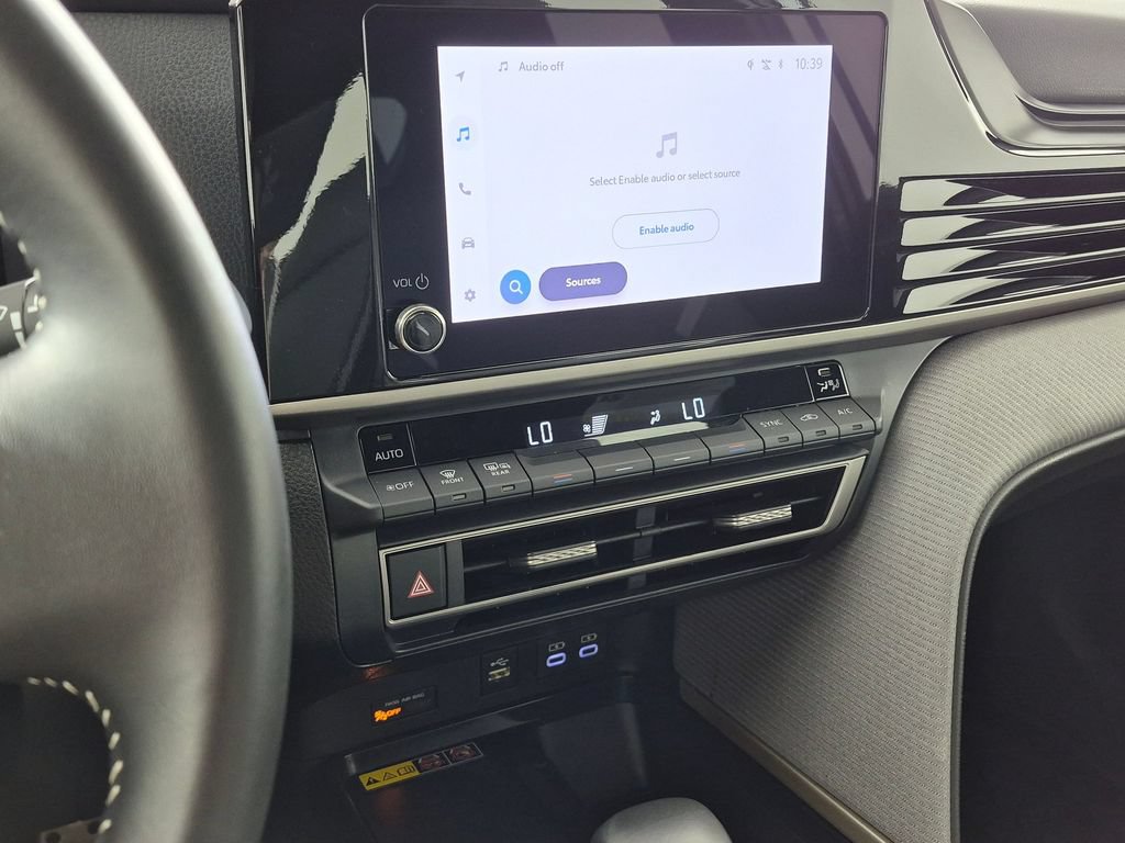 Used 2025 Toyota Camry SE FWD image 18
