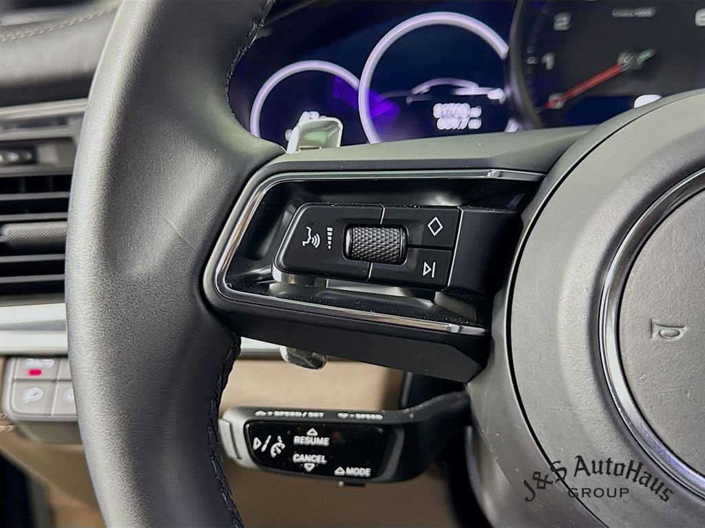 Used 2022 Porsche Panamera 4 Platinum Edition image 13