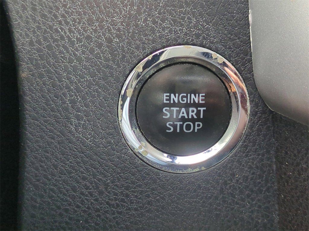 Used 2017 Toyota Highlander Limited image 30