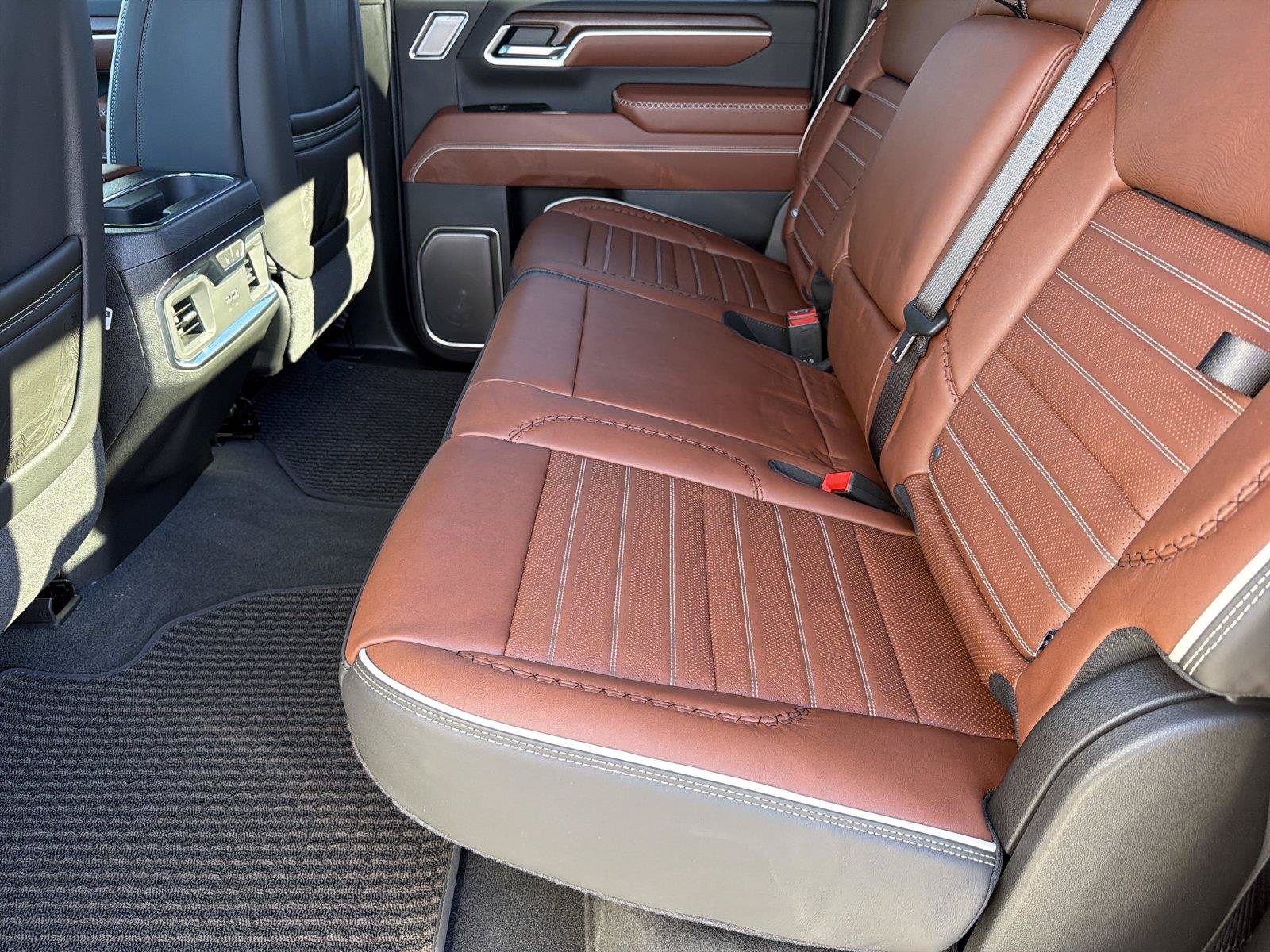 New 2026 GMC Sierra 3500 Denali Ultimate AWD/4WD image 17