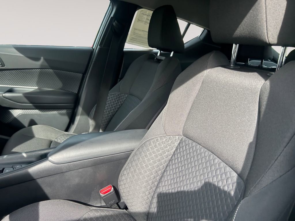Used 2020 Toyota C-HR LE FWD image 15