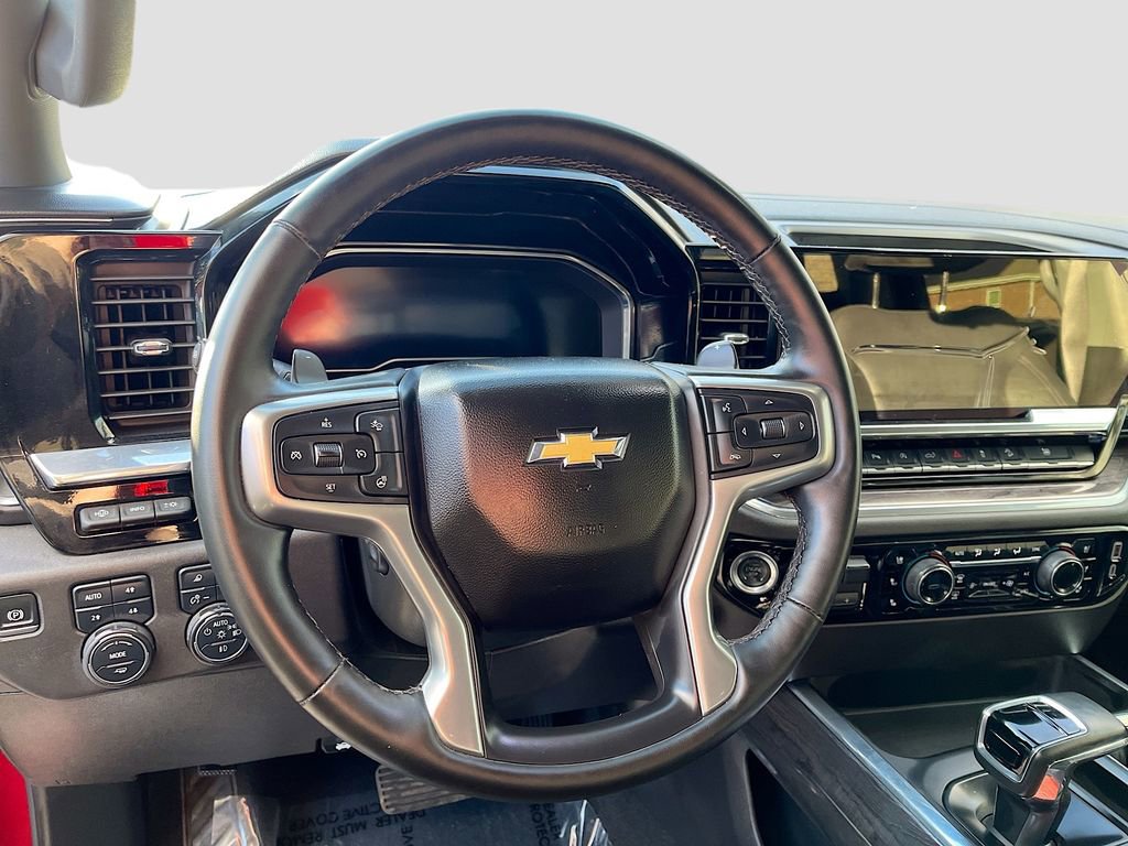 Used 2025 Chevrolet Silverado 1500 LTZ image 11