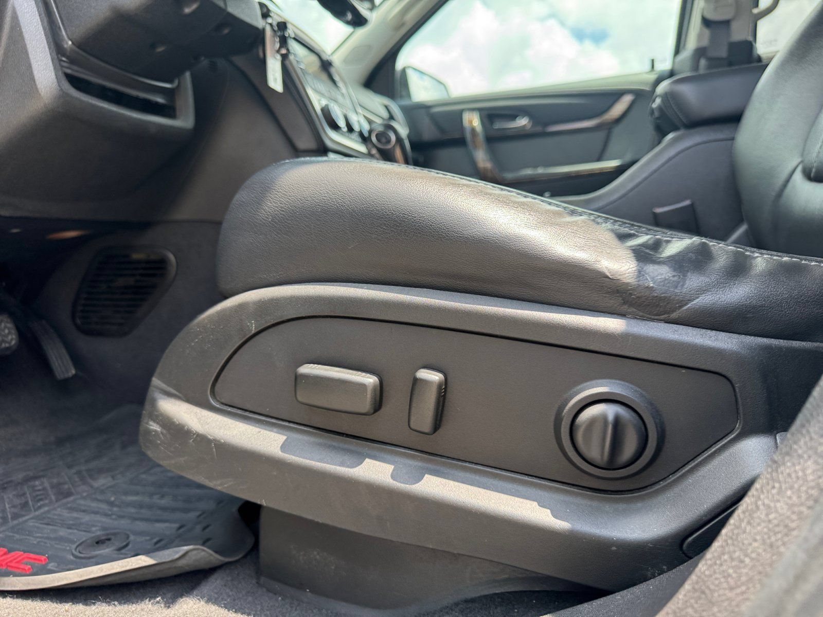 Used 2015 GMC Acadia Denali AWD/4WD image 22