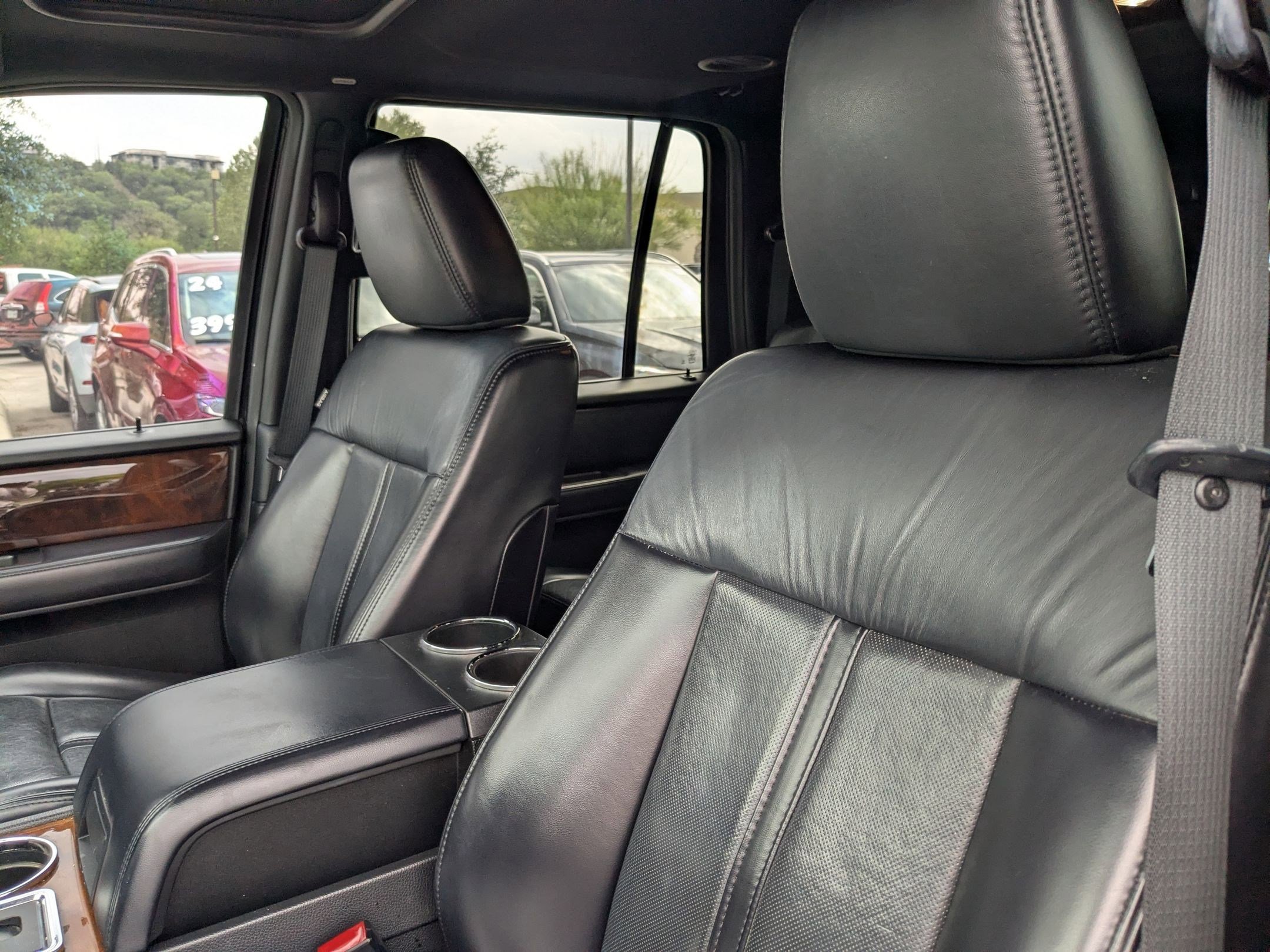 Used 2017 Lincoln Navigator L Select image 12