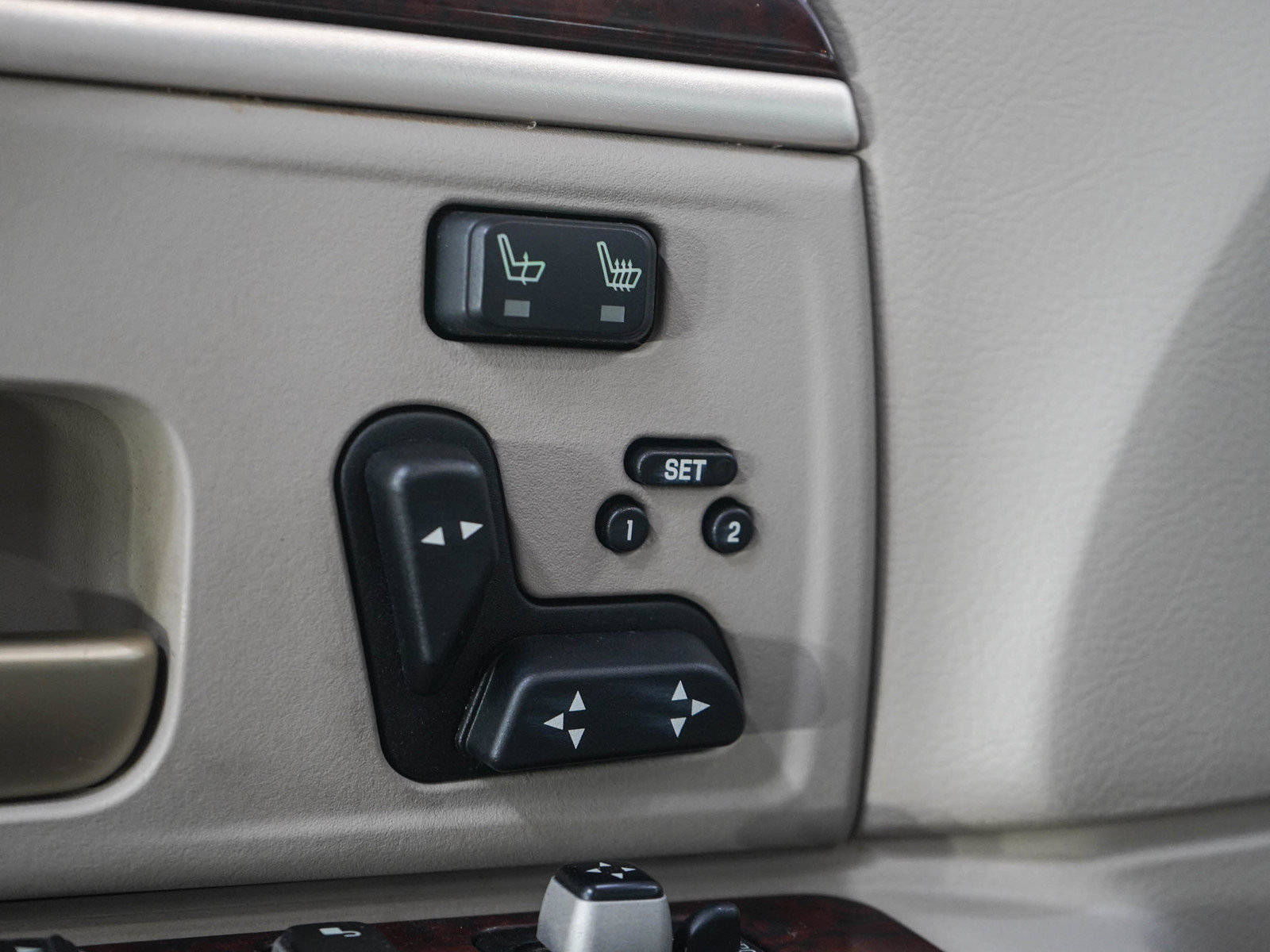 Used 2006 Lincoln Town Car Signature Limited RWD image 18
