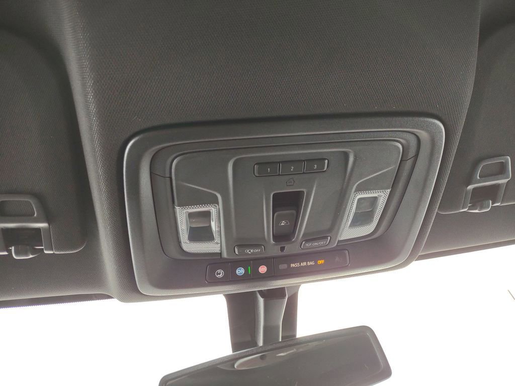 Used 2022 Chevrolet Silverado 3500 High Country image 22