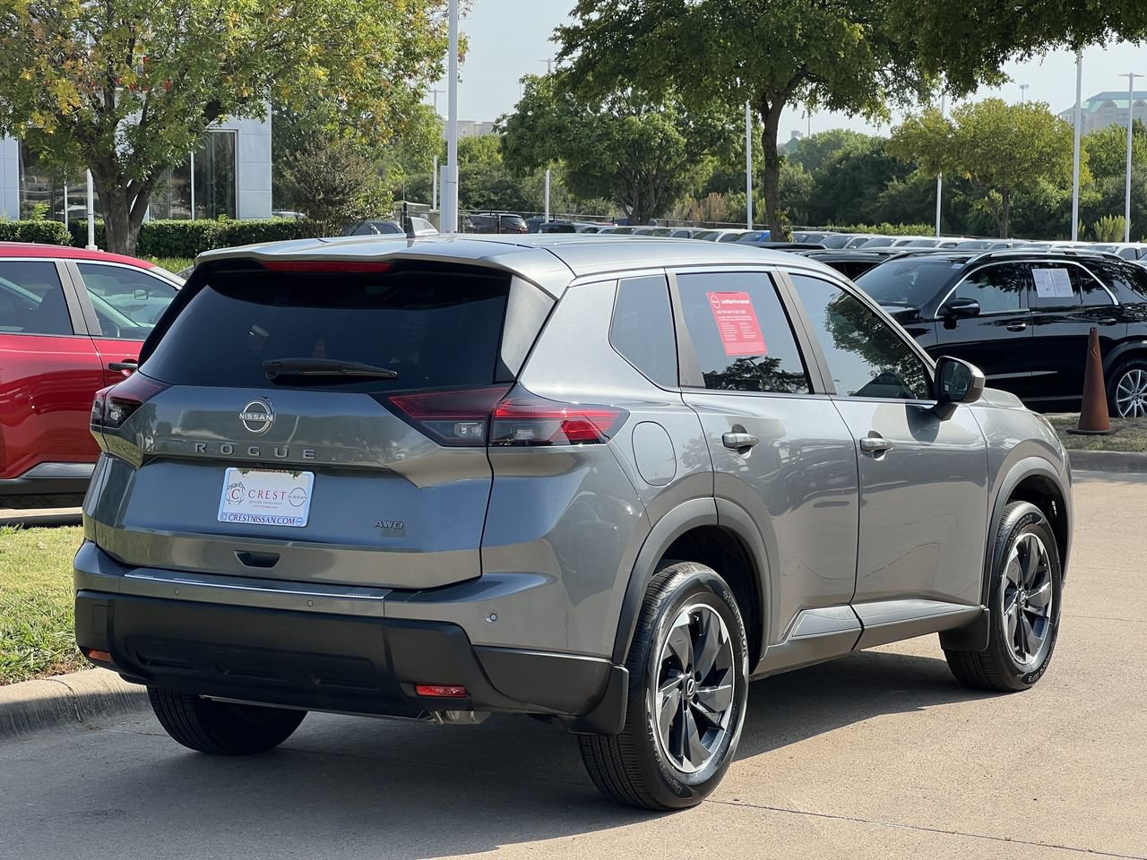 Certified 2026 Nissan Rogue SV AWD/4WD image 4
