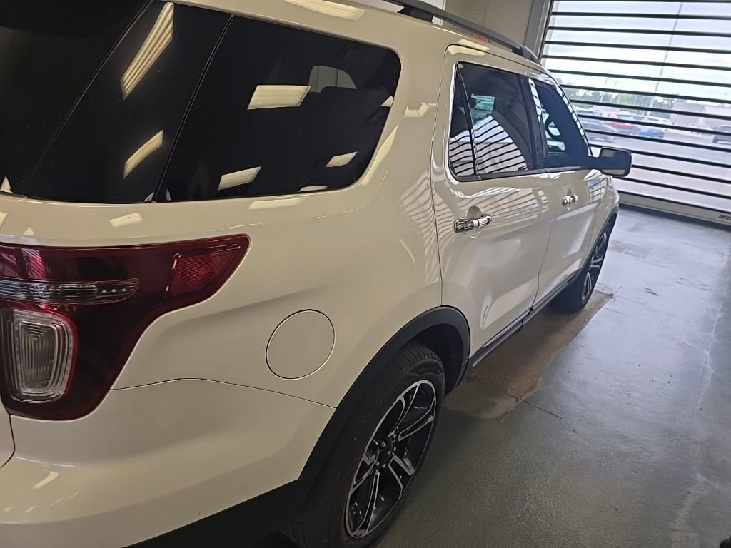 Used 2014 Ford Explorer Sport w/ Equipment Group 401A AWD/4WD image 3