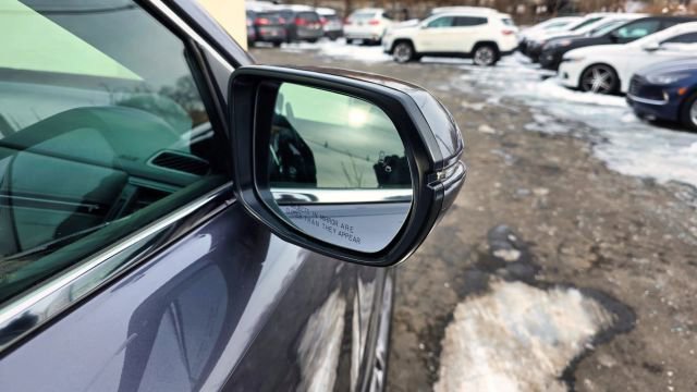Used 2022 Honda CR-V Touring image 44