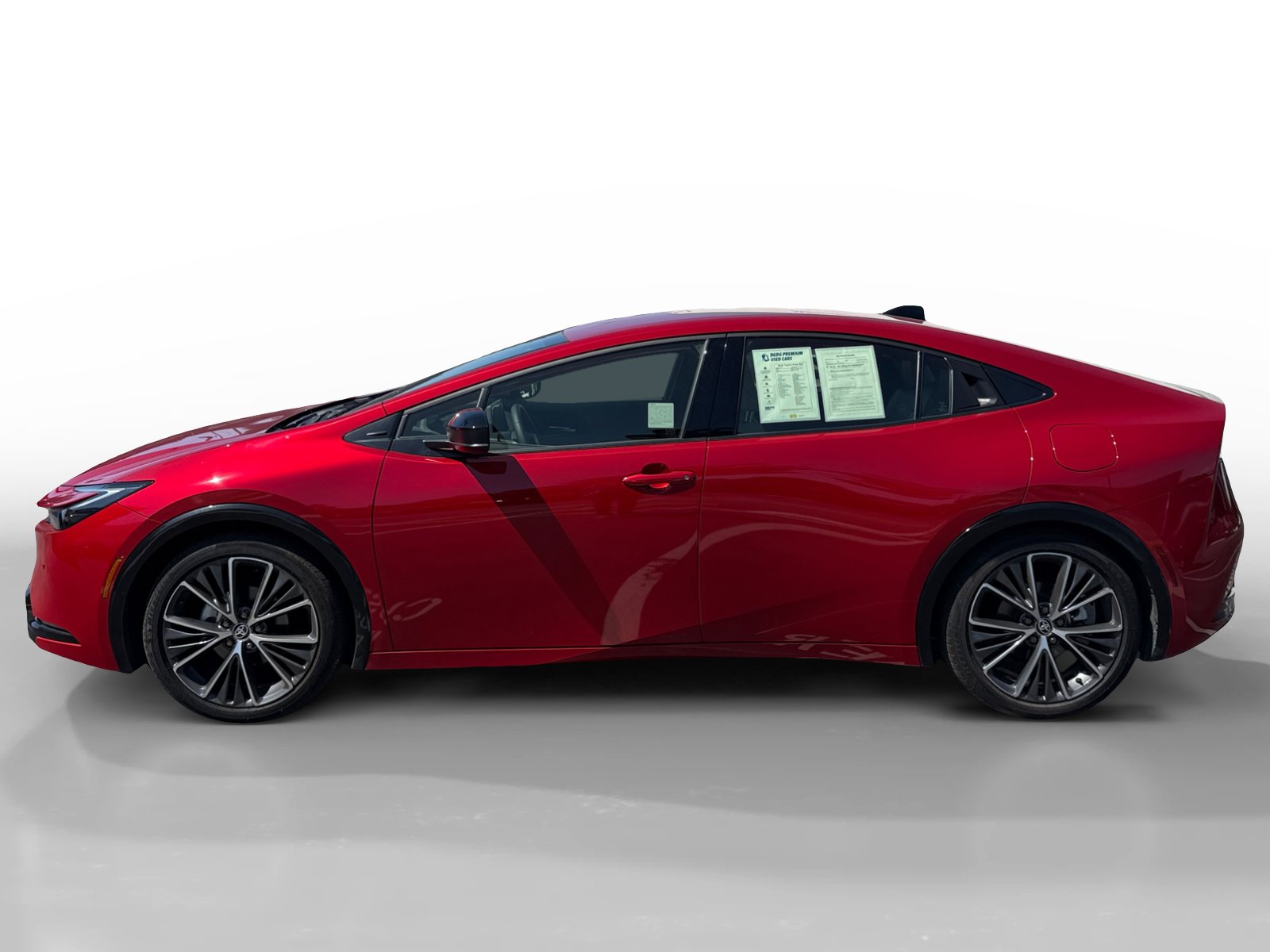 Used 2026 Toyota Prius XLE FWD image 2