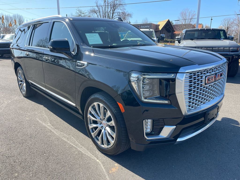 Used 2023 GMC Yukon XL Denali w/ Denali Reserve Package AWD/4WD image 7