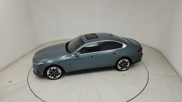 Used 2026 BMW i5 eDrive40 AWD/4WD image 24