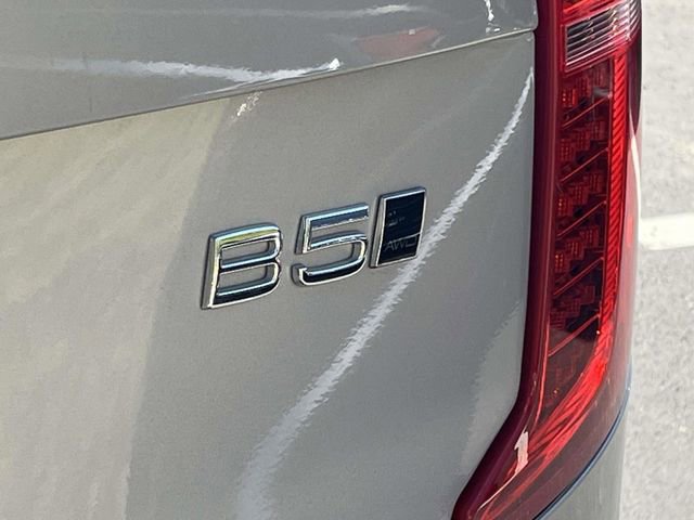 Used 2025 Volvo XC90 B5 Core image 12
