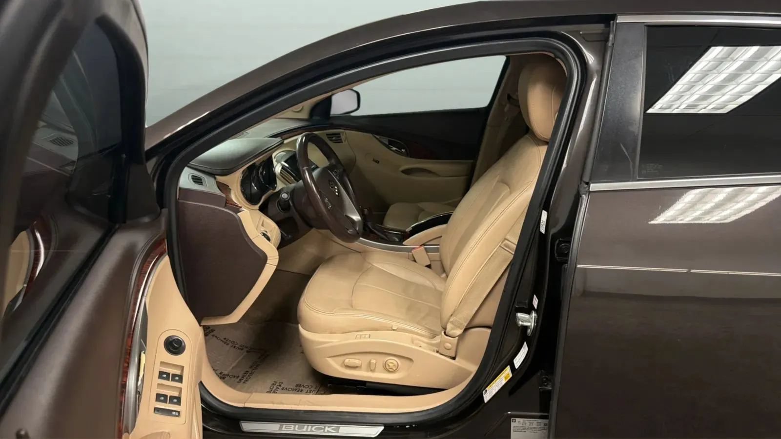 Used 2013 Buick LaCrosse Leather FWD image 19